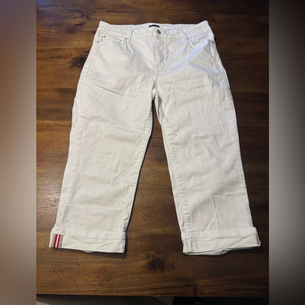 NYDJ White Ankle Cropped Jeans with Relaxed Fit